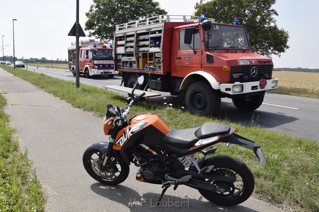 Schwerer Krad Pkw Unfall Koeln Porz Libur Liburer Landstr (Krad Fahrer nach Tagen verstorben) P023.JPG - Miklos Laubert